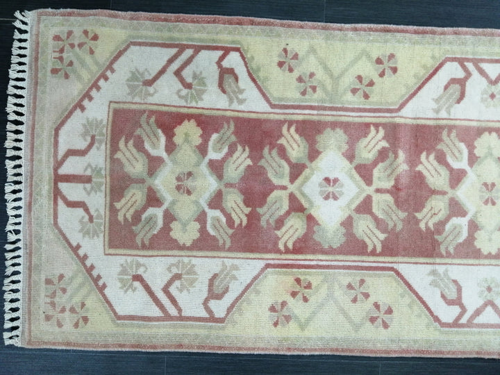 Beige Turkish Runner Rug 2' 7" x 9' 7" Hand-Knotted border