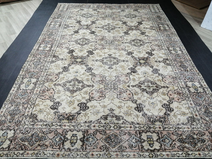 Turkish Oushak Rug 7' 1" x 10' 5" Hand-Knotted close-up