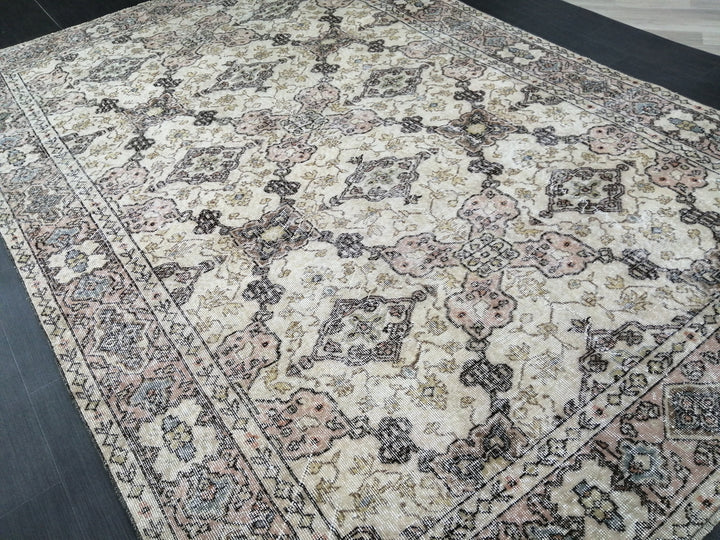 Turkish Oushak Rug 7' 1" x 10' 5" Hand-Knotted pattern