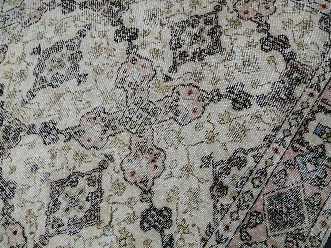 Turkish Oushak Rug 7' 1" x 10' 5" Hand-Knotted border