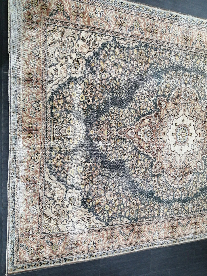 Turkish Oushak Rug 6' 9" x 9' 7" Hand-Knotted close-up