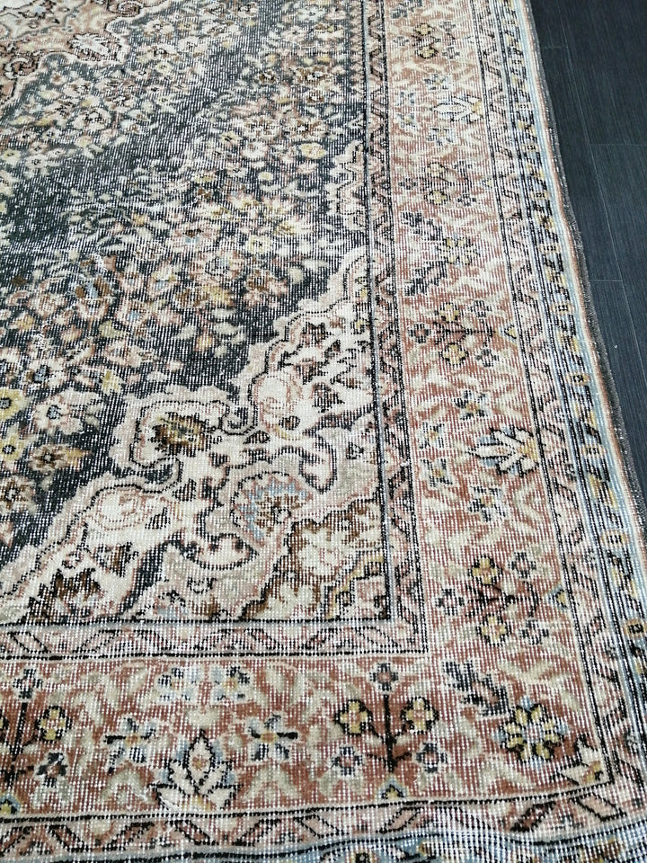 Turkish Oushak Rug 6' 9" x 9' 7" Hand-Knotted texture