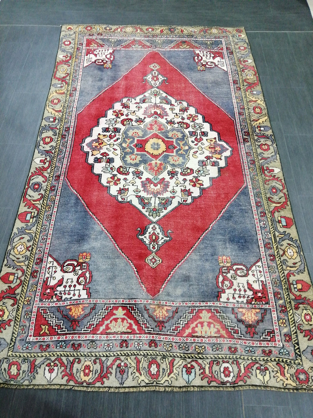 Turkish Runner Rug 5' 3" x 9' 2" Hand-Knotted detail