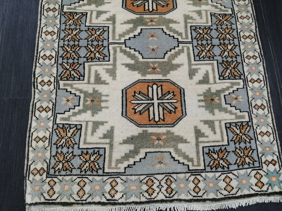 Turkish Runner Rug 2' 7" x 4' 6" Hand-Knotted field