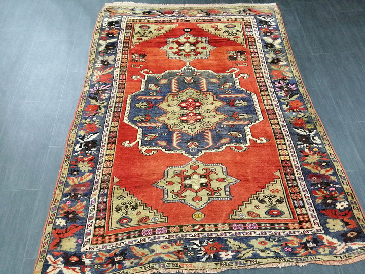 Tan Turkish Oushak Rug 4' x 5' 7" Hand-Knotted close-up