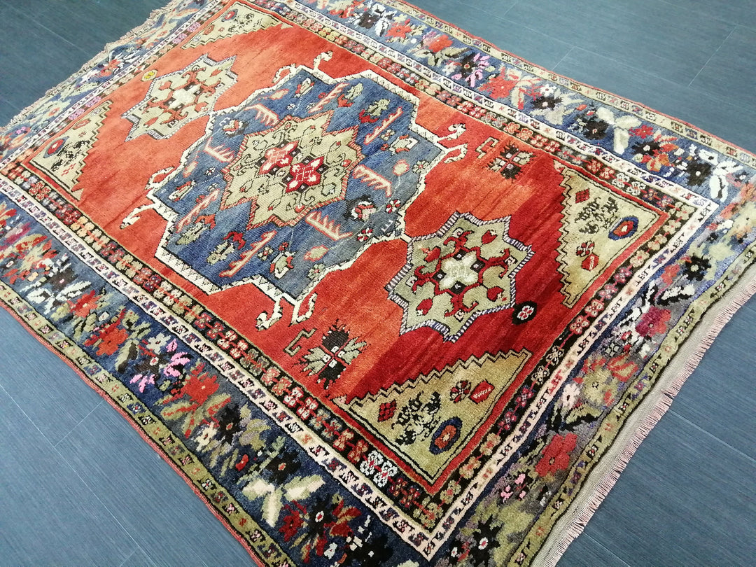Tan Turkish Oushak Rug 4' x 5' 7" Hand-Knotted detail