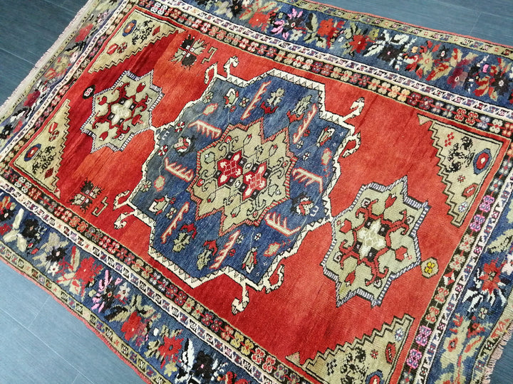 Tan Turkish Oushak Rug 4' x 5' 7" Hand-Knotted texture