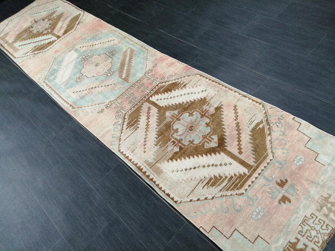 Beige Turkish Runner Rug 2' 7" x 10' 6" Hand-Knotted border