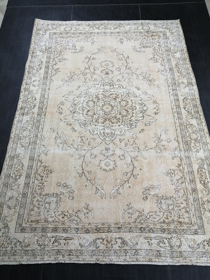 Beige Turkish Oushak Rug 6' 7" x 9' 7" Hand-Knotted view