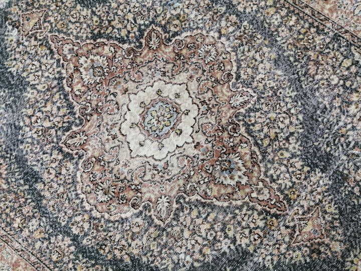 Turkish Oushak Rug 6' 9" x 9' 7" Hand-Knotted pattern
