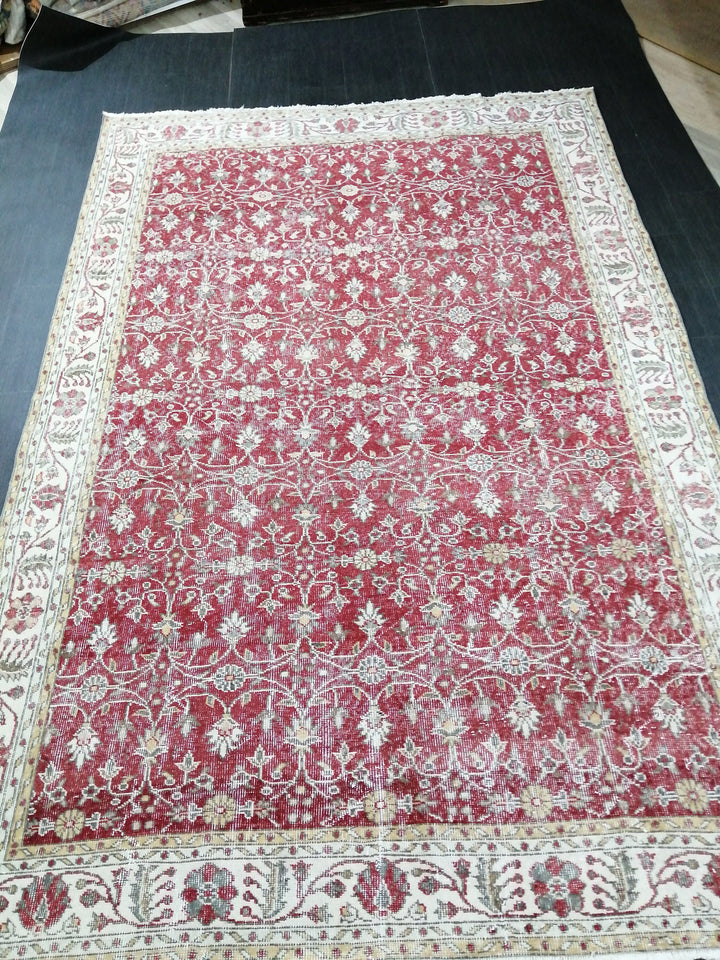Red Turkish Oushak Rug 6' 9" x 10' 2" Hand-Knotted pattern
