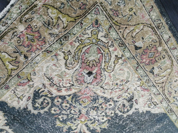 Beige Turkish Oushak Rug 6' 10" x 9' 7" Hand-Knotted close-up