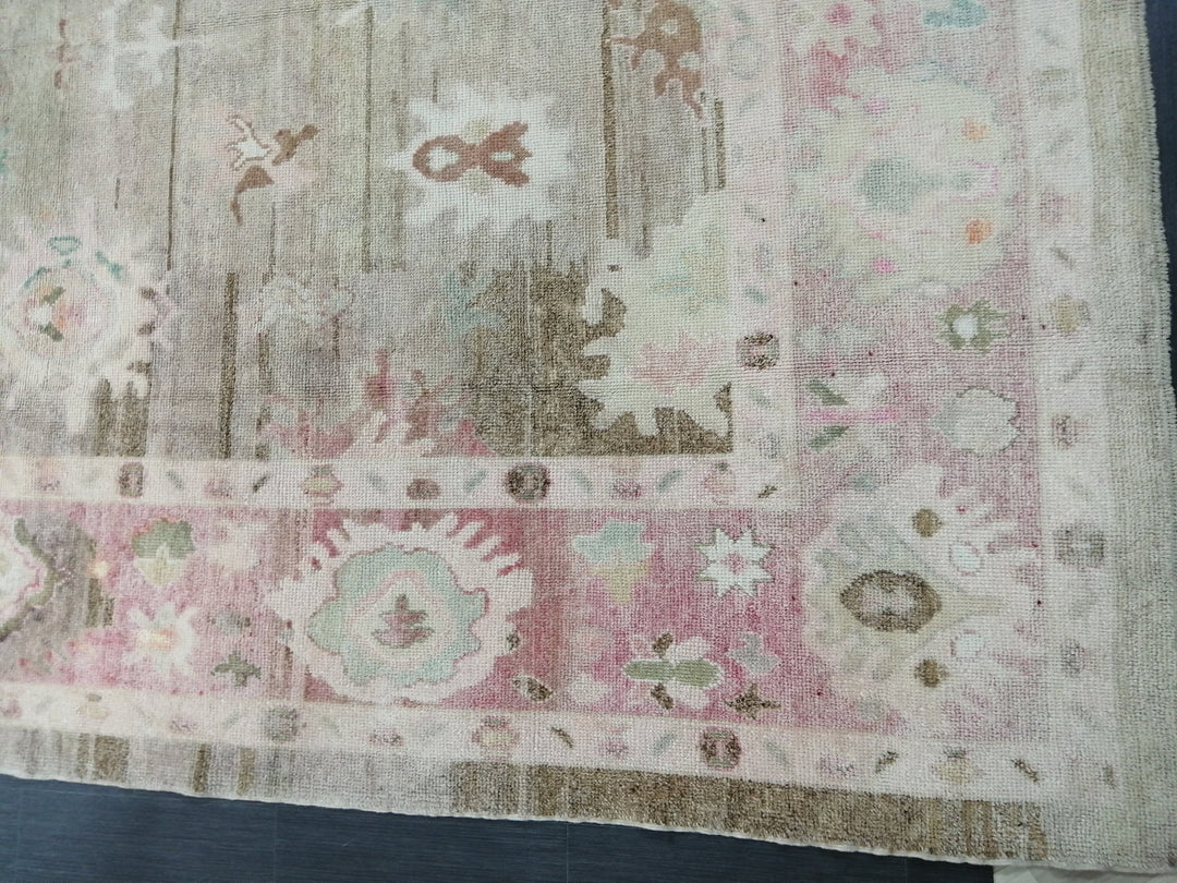 Beige Turkish Oushak Rug 9' x 13' 1" Hand-Knotted texture