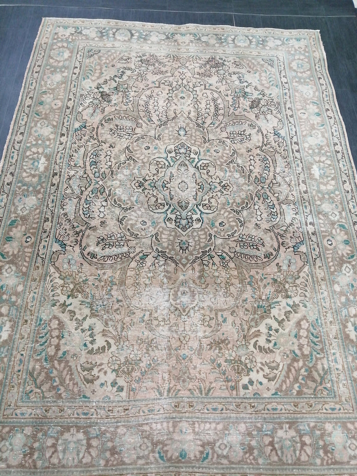 Beige Turkish Oushak Rug 6' 7" x 9' 3" Hand-Knotted close-up