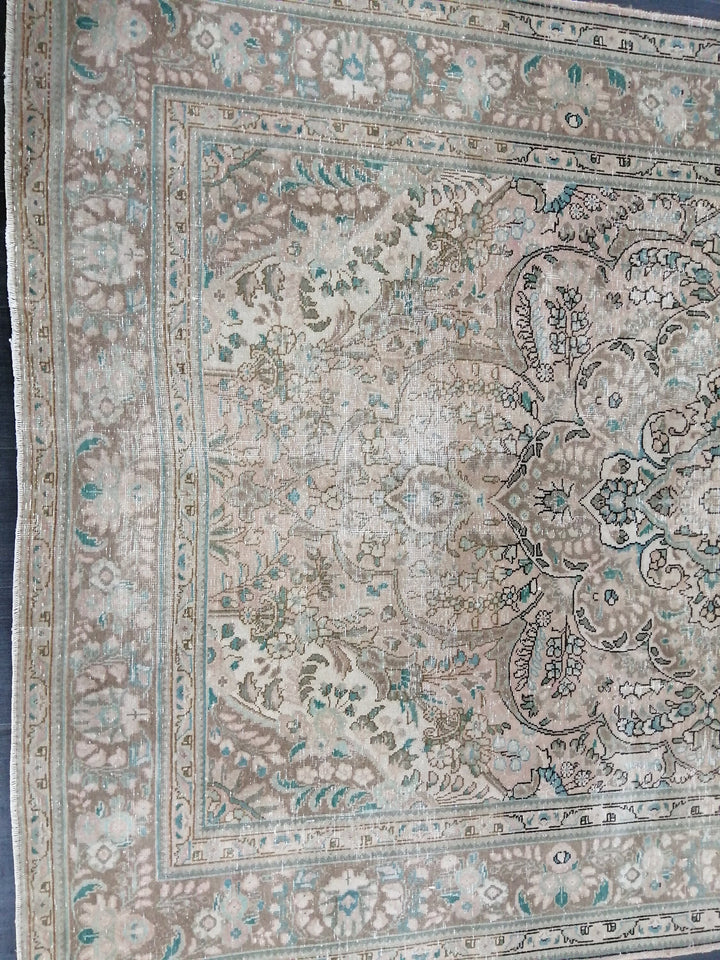 Beige Turkish Oushak Rug 6' 7" x 9' 3" Hand-Knotted pattern