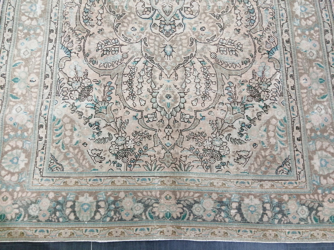 Beige Turkish Oushak Rug 6' 7" x 9' 3" Hand-Knotted border