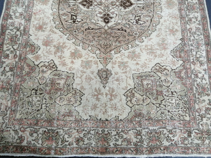 Beige Turkish Oushak Rug 7' x 9' 10" Hand-Knotted close-up