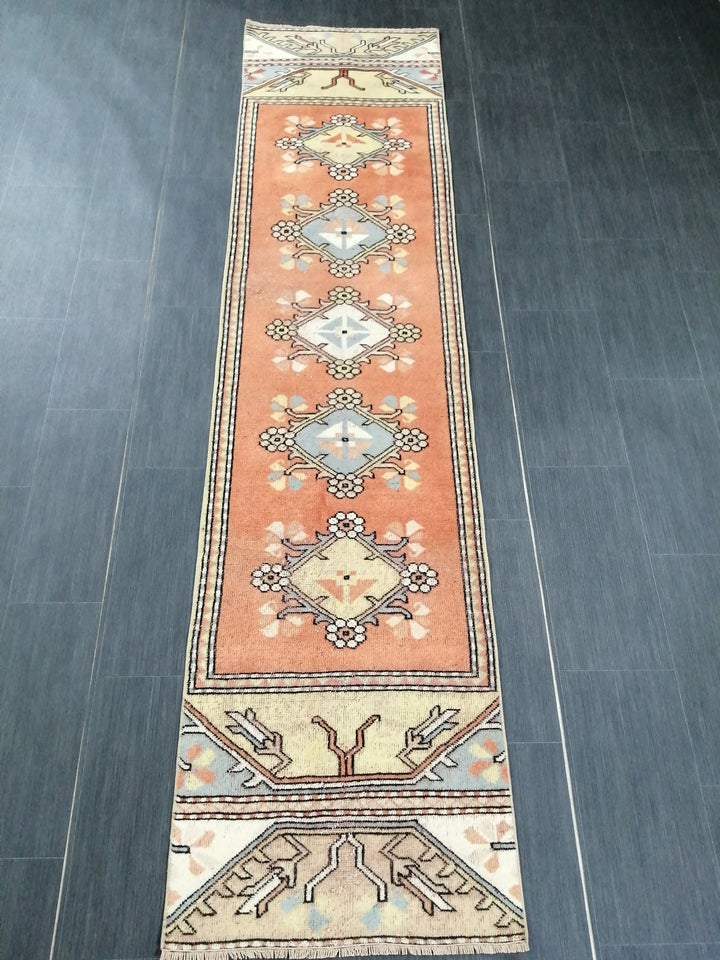 Turkish Runner Rug 2' 2" x 8' 11" Hand-Knotted border