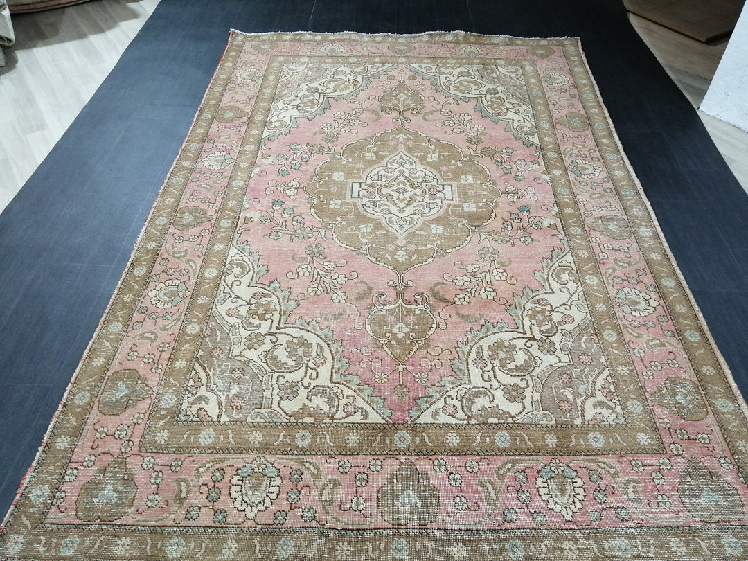 Pink Turkish Oushak Rug 6' 4" x 9' 7" Hand-Knotted detail