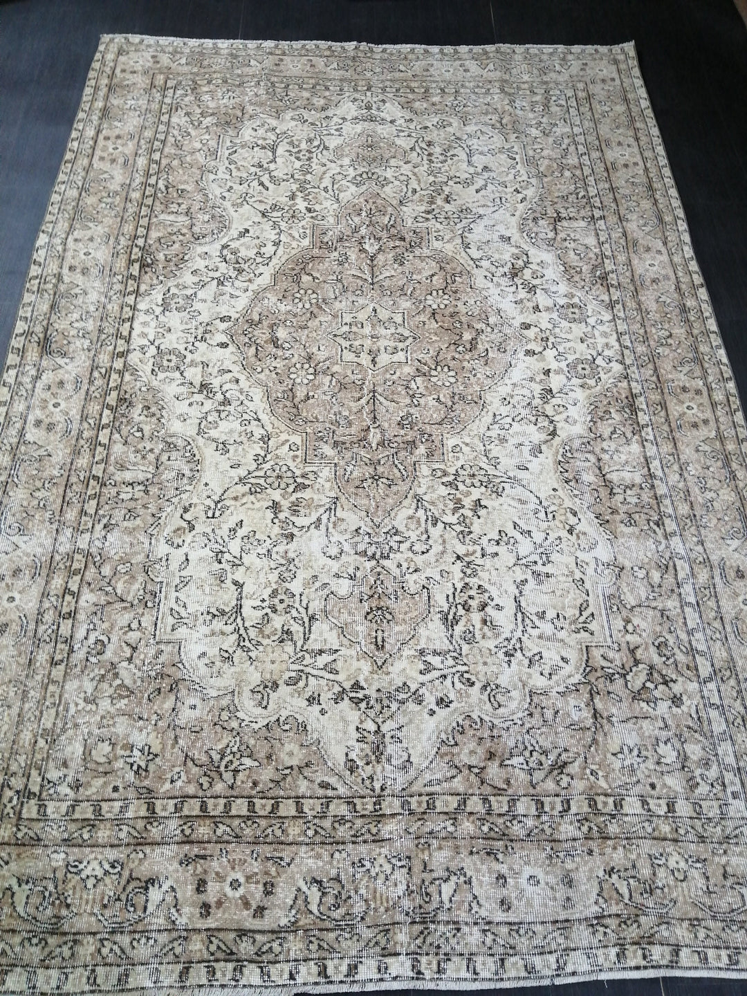 Rust Turkish Oushak Rug 6' 6" x 9' 10" Hand-Knotted texture