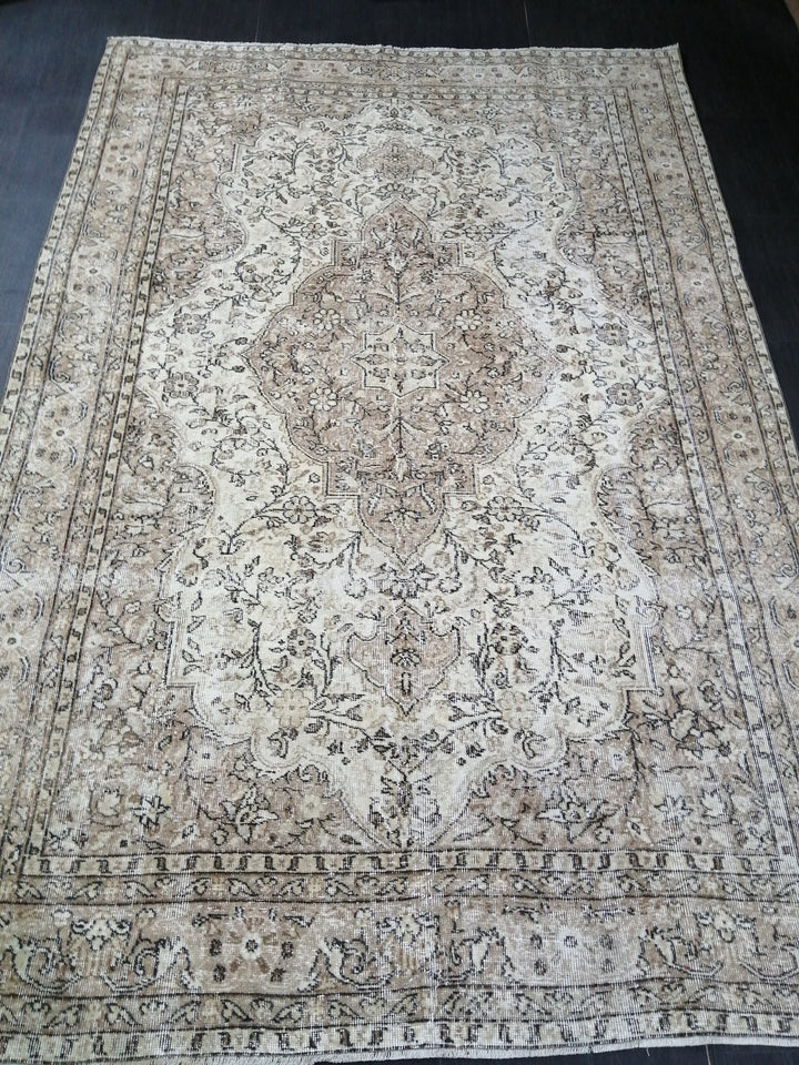 Rust Turkish Oushak Rug 6' 6" x 9' 10" Hand-Knotted texture