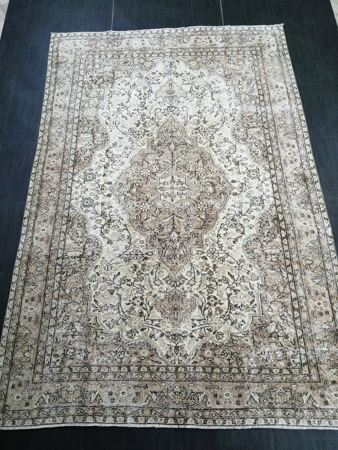 Rust Turkish Oushak Rug 6' 6" x 9' 10" Hand-Knotted detail