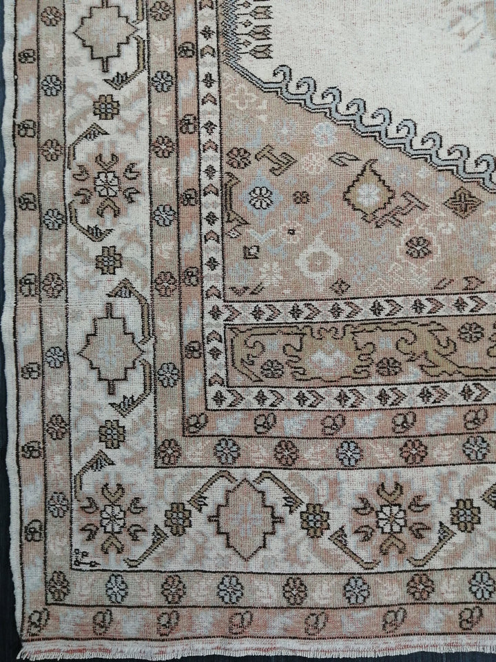 Rust Turkish Oushak Rug 5' 3" x 9' Hand-Knotted close-up