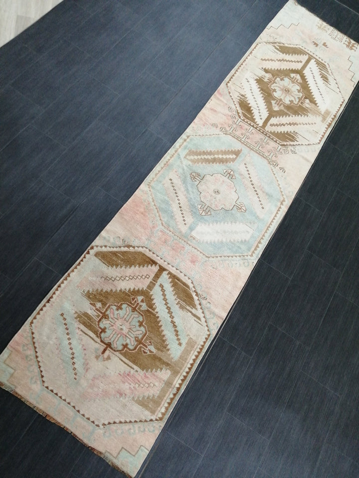 Beige Turkish Runner Rug 2' 7" x 10' 6" Hand-Knotted detail