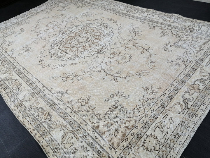 Beige Turkish Oushak Rug 6' 7" x 9' 7" Hand-Knotted