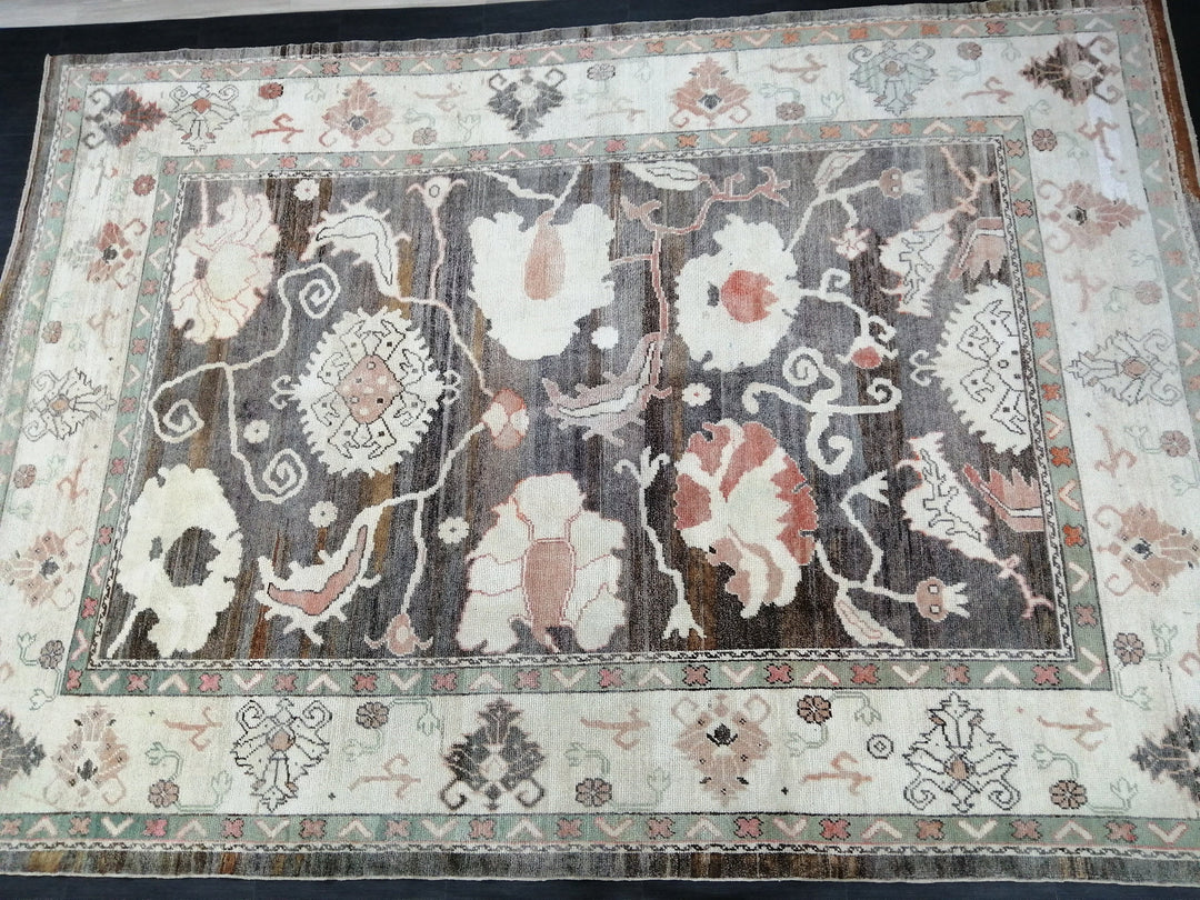 Turkish Oushak Rug 8' 9" x 12' 6" Hand-Knotted detail