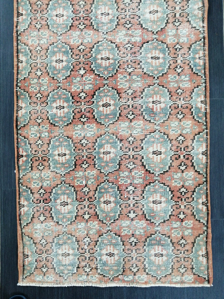 Beige Turkish Runner Rug 2' 9" x 9' 5" Hand-Knotted border