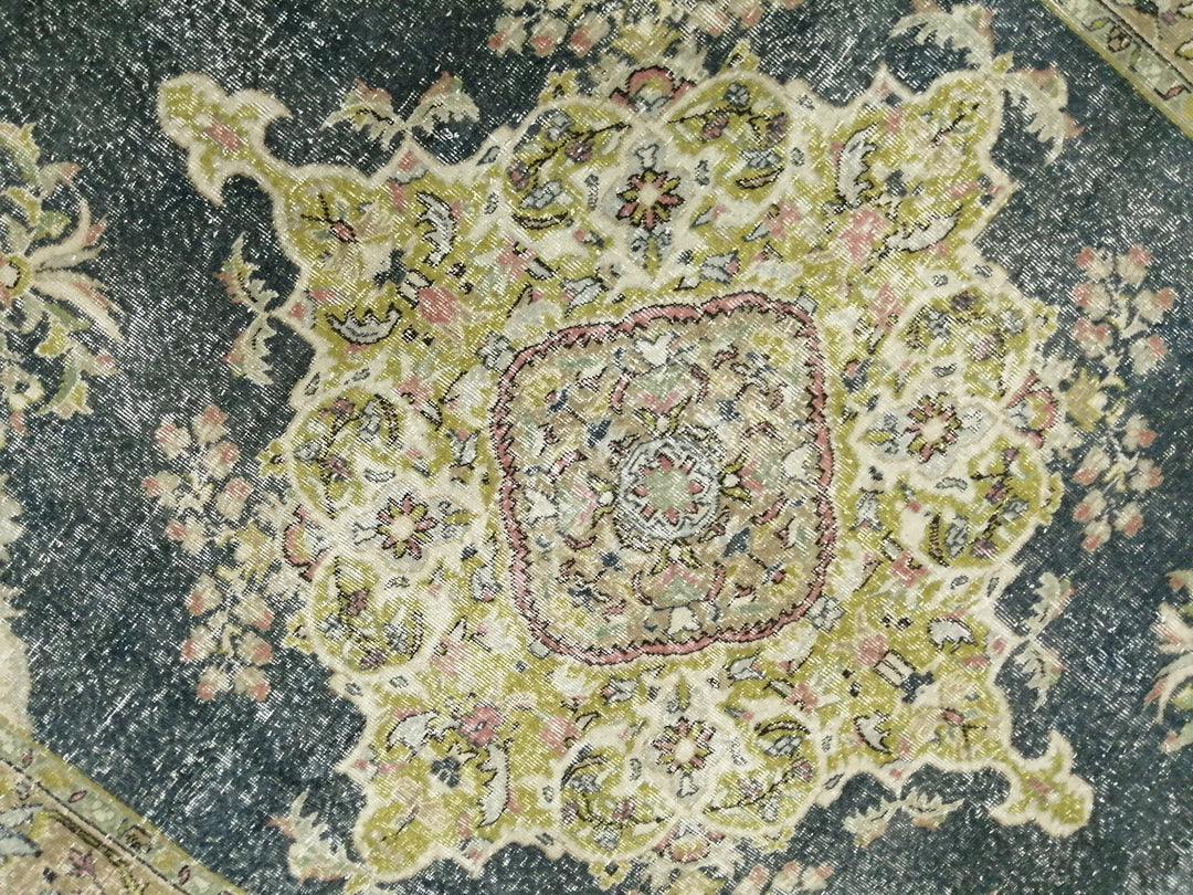 Beige Turkish Oushak Rug 6' 10" x 9' 7" Hand-Knotted pattern