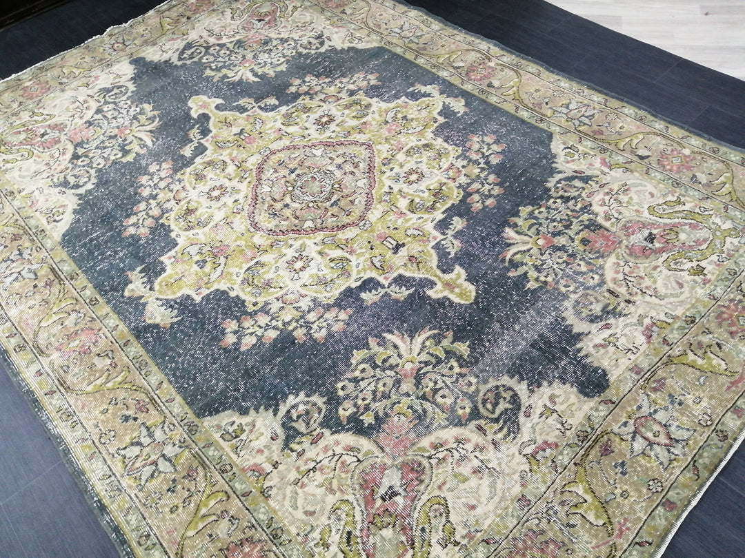 Beige Turkish Oushak Rug 6' 10" x 9' 7" Hand-Knotted detail