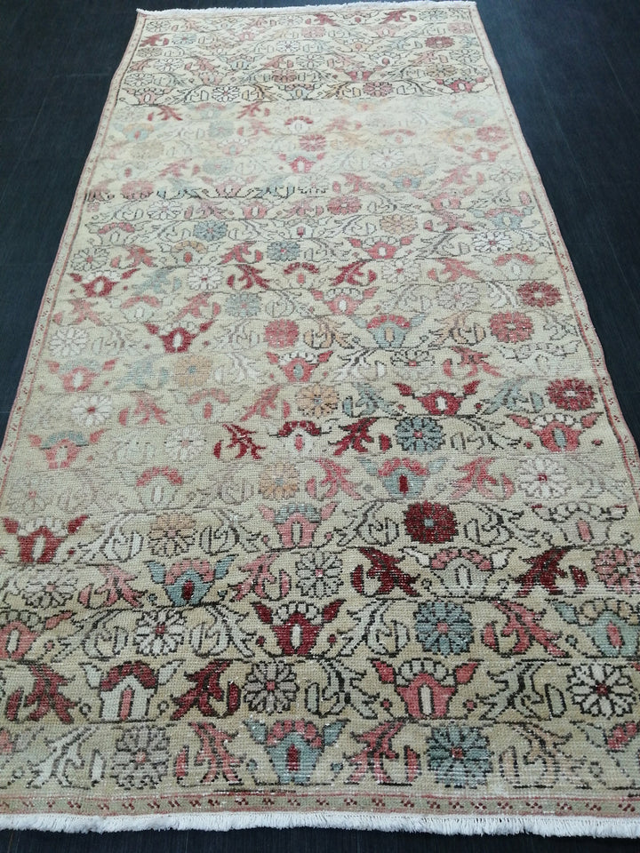 Turkish Oushak Rug 4' 4" x 9' 1" Hand-Knotted detail