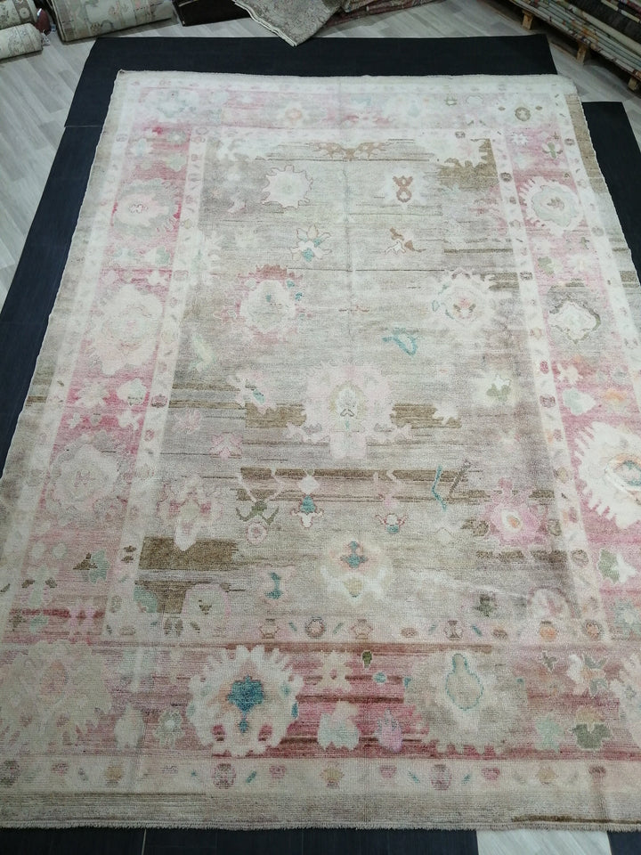 Beige Turkish Oushak Rug 9' x 13' 1" Hand-Knotted close-up