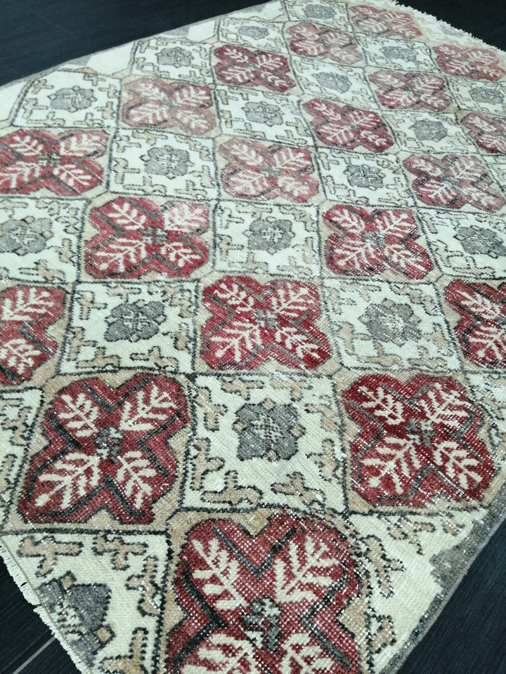Turkish Oushak Rug 4' 6" x 6' 4" Hand-Knotted detail