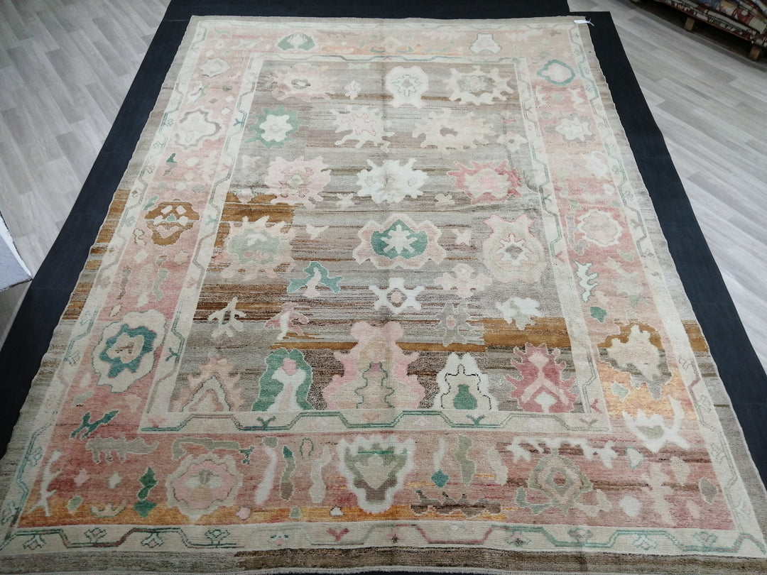 Beige Turkish Oushak Rug 9' x 12' 2" Hand-Knotted detail