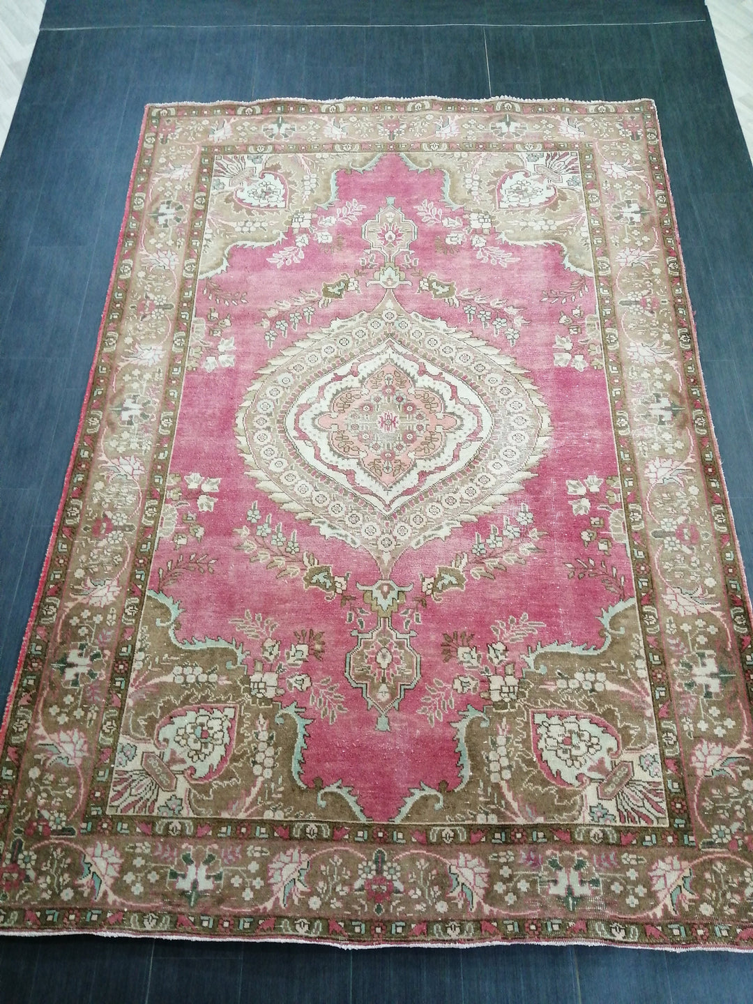 Turkish Oushak Rug 6' 6" x 9' 8" Hand-Knotted close-up
