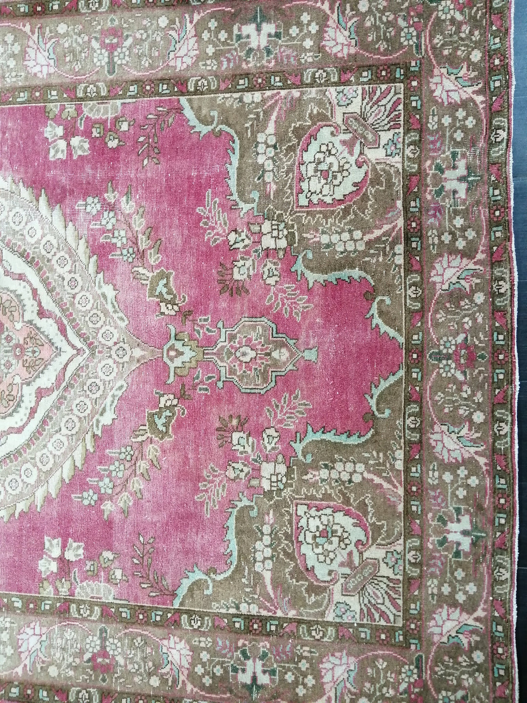 Turkish Oushak Rug 6' 6" x 9' 8" Hand-Knotted pattern