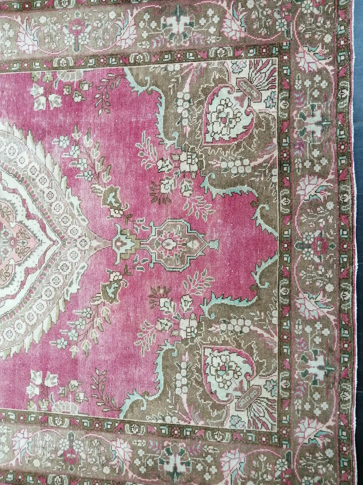 Turkish Oushak Rug 6' 6" x 9' 8" Hand-Knotted pattern