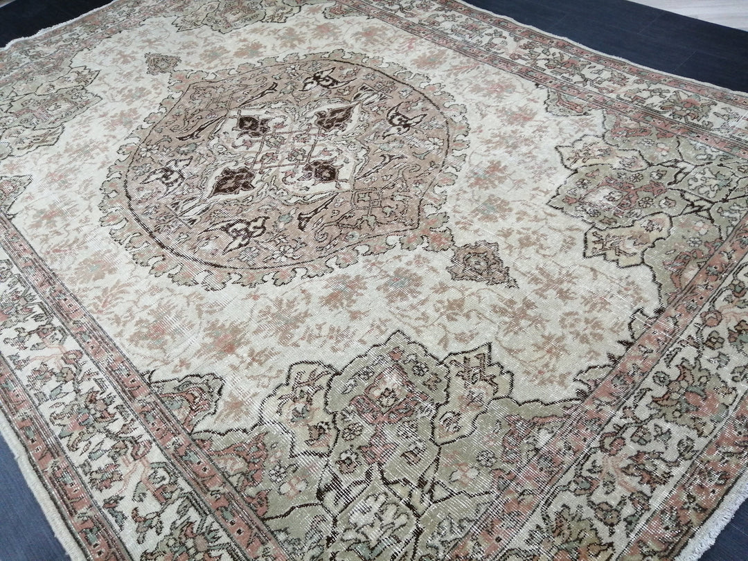 Beige Turkish Oushak Rug 7' x 9' 10" Hand-Knotted border