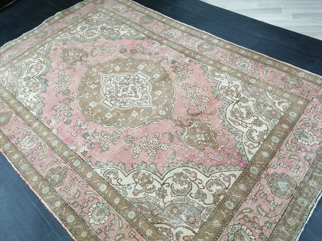 Pink Turkish Oushak Rug 6' 4" x 9' 7" Hand-Knotted texture