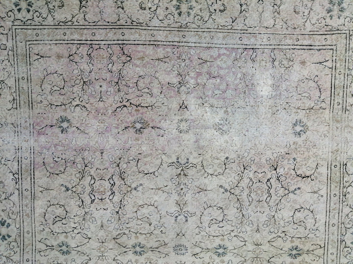 Beige Turkish Oushak Rug 6' x 9' 2" Hand-Knotted border
