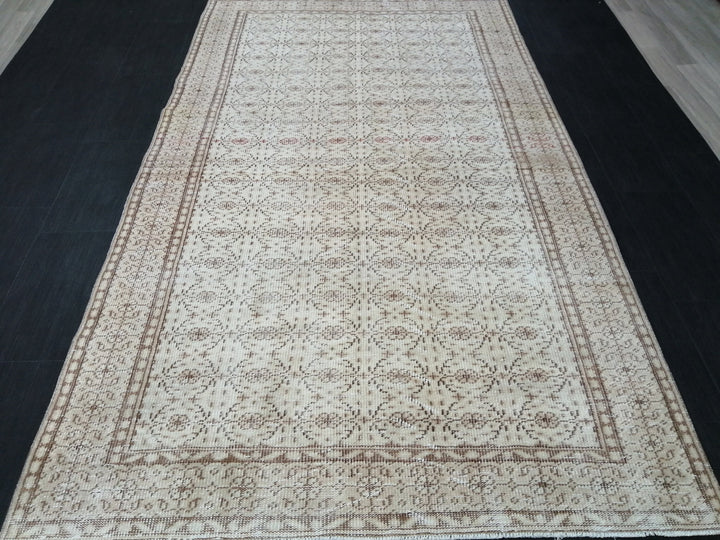 Rust Turkish Oushak Rug 5' 2" x 9' Hand-Knotted detail