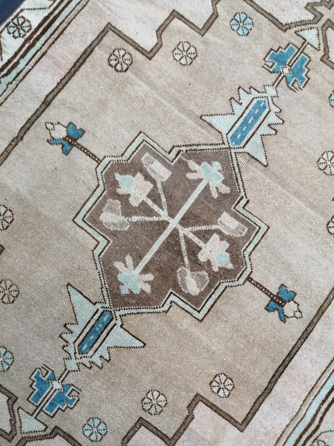 Turkish Runner Rug 4' 2" x 8' 3" Hand-Knotted pattern