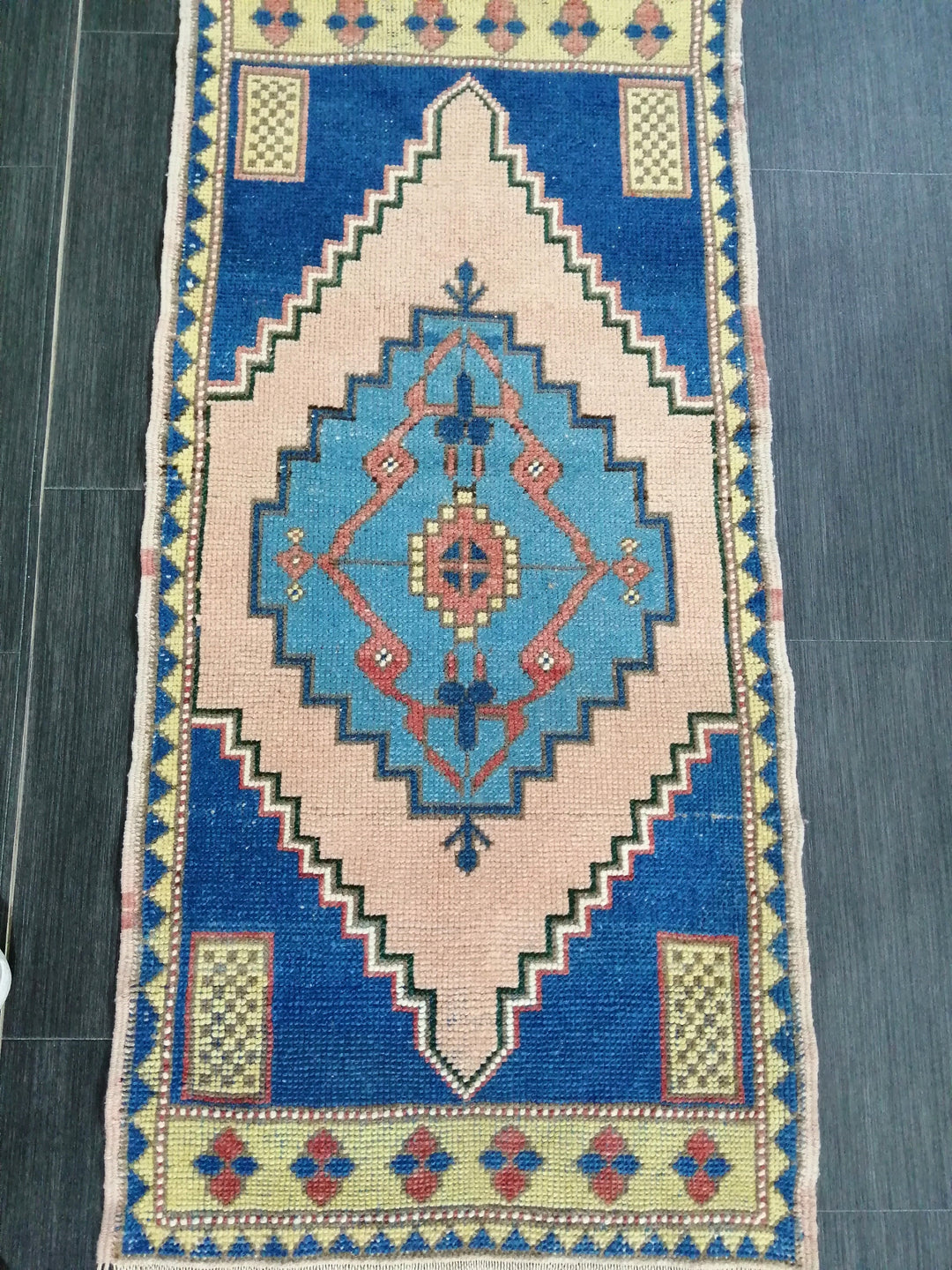 Turkish Oushak Rug 1' 11" x 4' Hand-Knotted detail