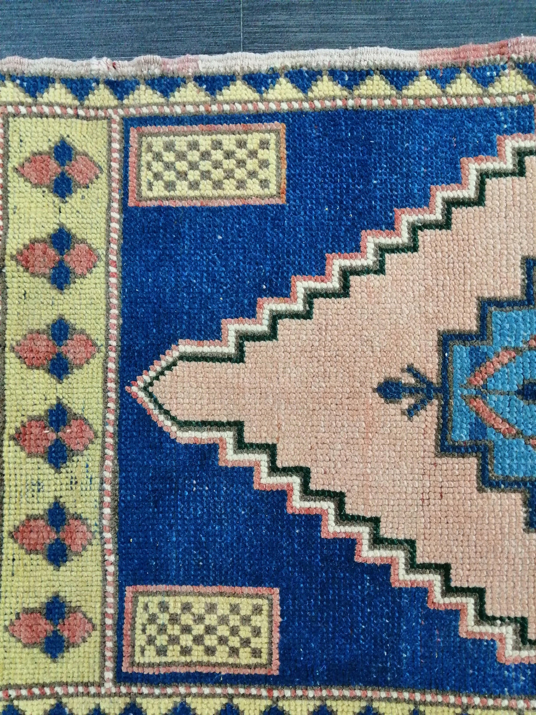 Turkish Oushak Rug 1' 11" x 4' Hand-Knotted pattern