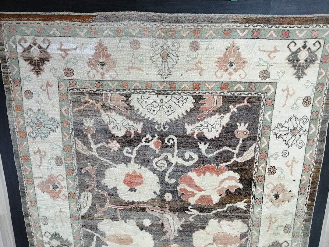 Turkish Oushak Rug 8' 9" x 12' 6" Hand-Knotted pattern