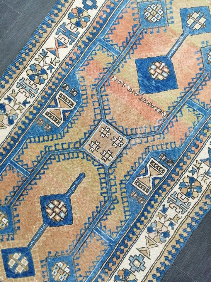 Turkish Oushak Rug 3' 7" x 6' 6" Hand-Knotted texture
