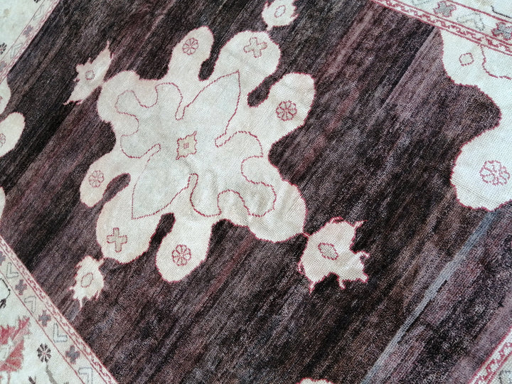 Turkish Oushak Rug 9' 1" x 11' 10" Hand-Knotted border